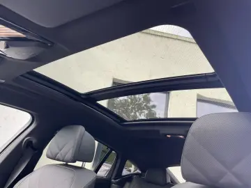 BMW X6 xDrive40i M Sport    AHK Sky Lounge H&K HUD