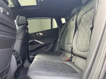 BMW X6 xDrive40i M Sport    AHK Sky Lounge H&K HUD