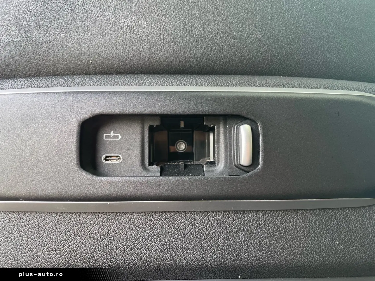 BMW X6 xDrive40i M Sport    AHK Sky Lounge H&K HUD
