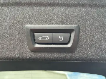 BMW X6 xDrive40i M Sport    AHK Sky Lounge H&K HUD