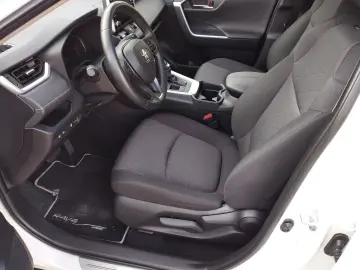 TOYOTA RAV 4 Hybrid 4x2 Team Deutschland 5-TÜRER  2.5L
