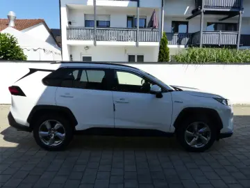 TOYOTA RAV4 Hybrid 4x2 Team D Techpaket Totwinkel