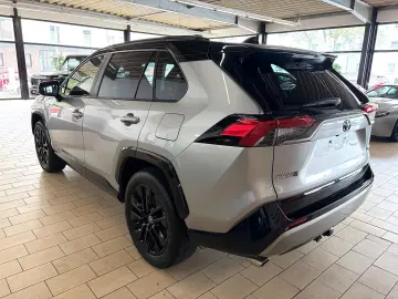 TOYOTA RAV4 2.5 HYBRiD  LED KAMERA NAVi SPUR LEDER 19