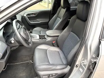 TOYOTA RAV4 2.5 HYBRiD  LED KAMERA NAVi SPUR LEDER 19