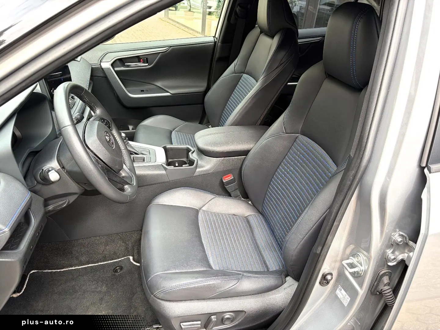 TOYOTA RAV4 2.5 HYBRiD  LED KAMERA NAVi SPUR LEDER 19