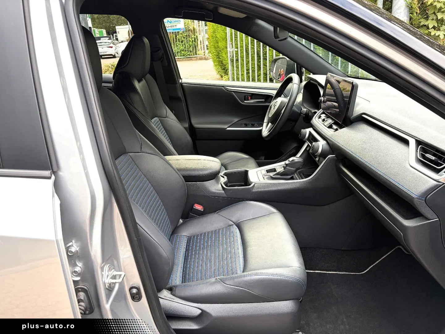 TOYOTA RAV4 2.5 HYBRiD  LED KAMERA NAVi SPUR LEDER 19