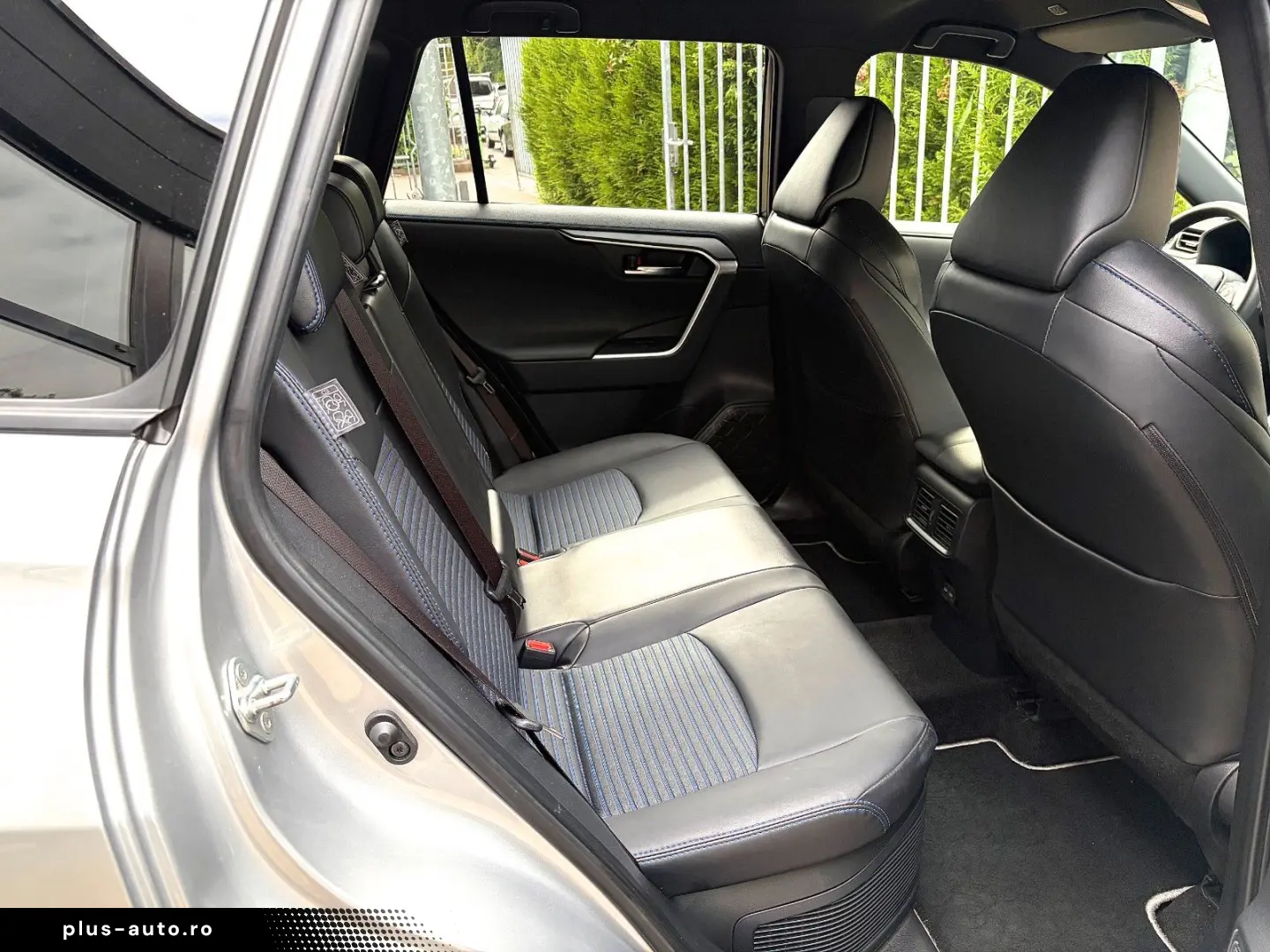 TOYOTA RAV4 2.5 HYBRiD  LED KAMERA NAVi SPUR LEDER 19