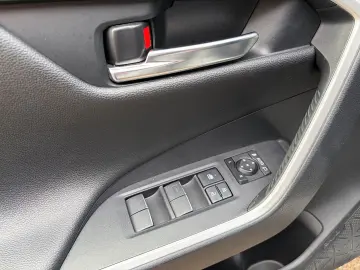 TOYOTA RAV4 2.5 HYBRiD  LED KAMERA NAVi SPUR LEDER 19