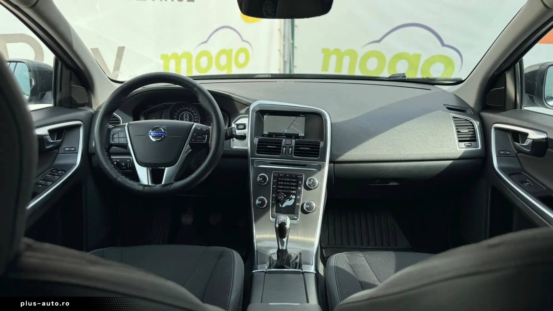 VOLVO XC60  D4