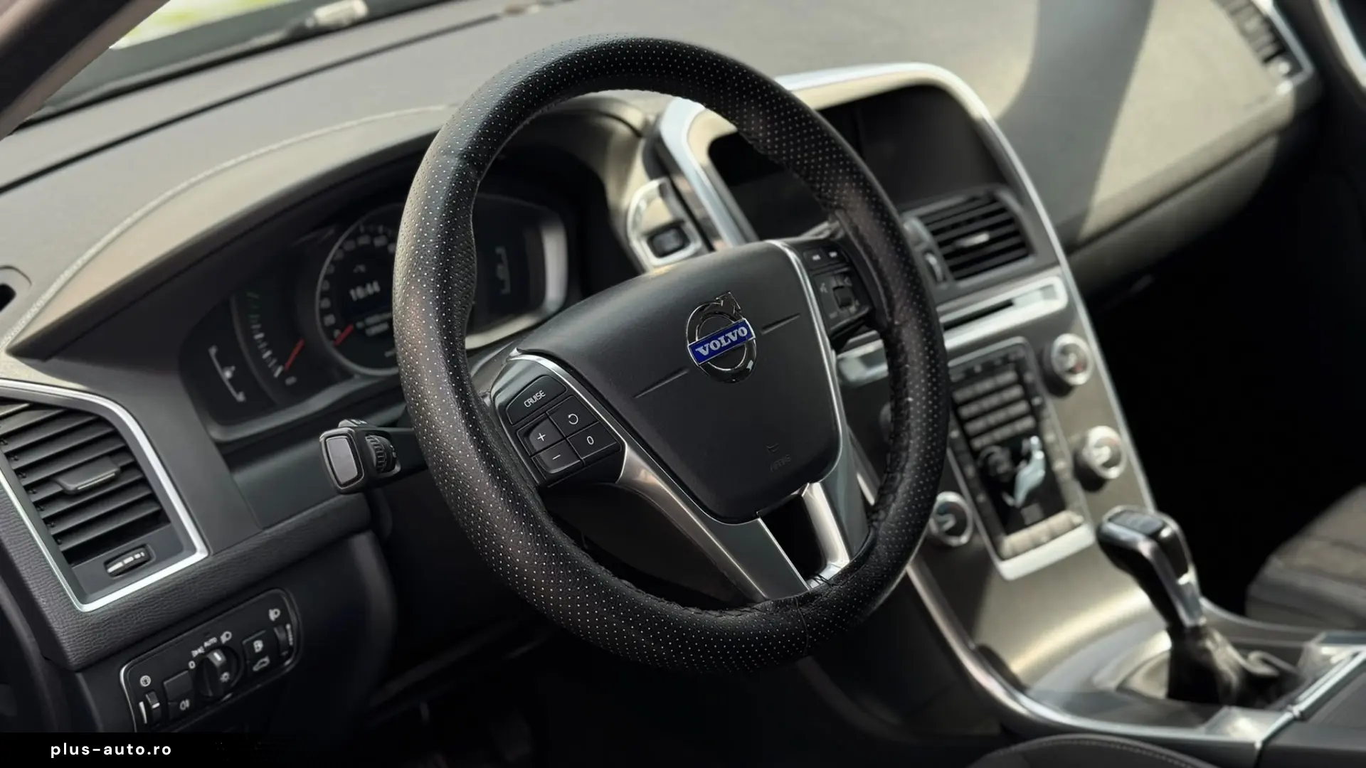 VOLVO XC60  D4