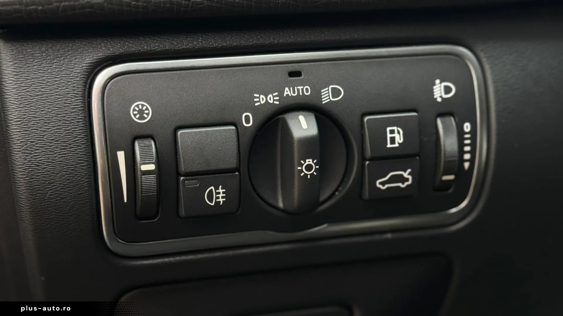 VOLVO XC60  D4