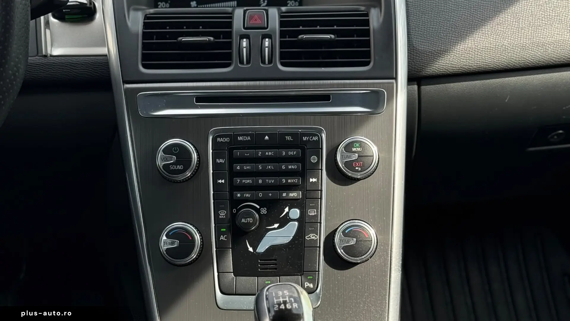 VOLVO XC60  D4
