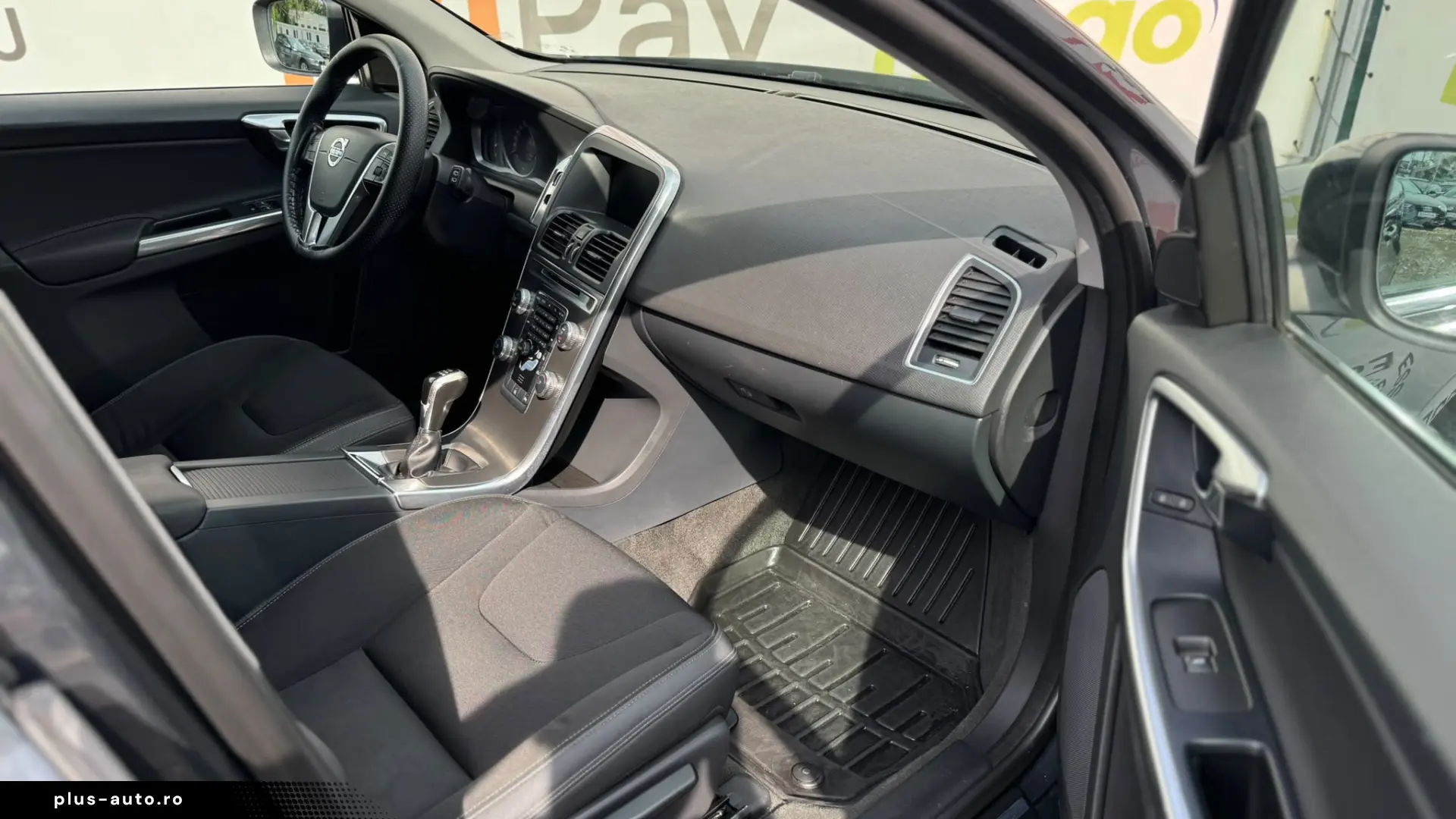 VOLVO XC60  D4