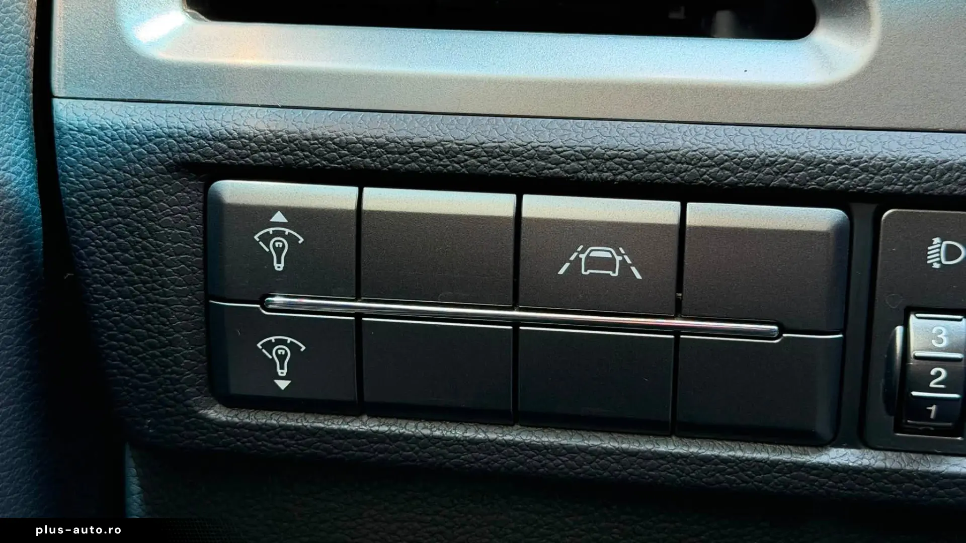 SSANGYONG Korando 2020 — imagine 35