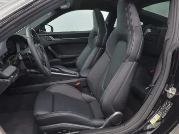PORSCHE 911 Carrera