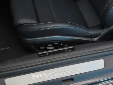 PORSCHE 911 Carrera