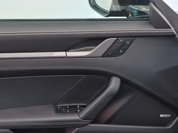 PORSCHE 911 Carrera