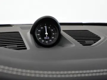 PORSCHE 911 Carrera