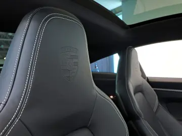 PORSCHE 911 Carrera