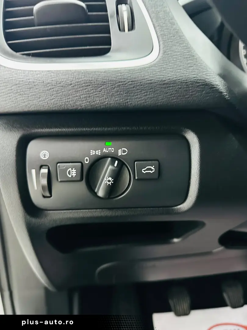 VOLVO V40 2019 2.0D E6 Garantie 12 Luni Rate Avans 0 Doar Cu