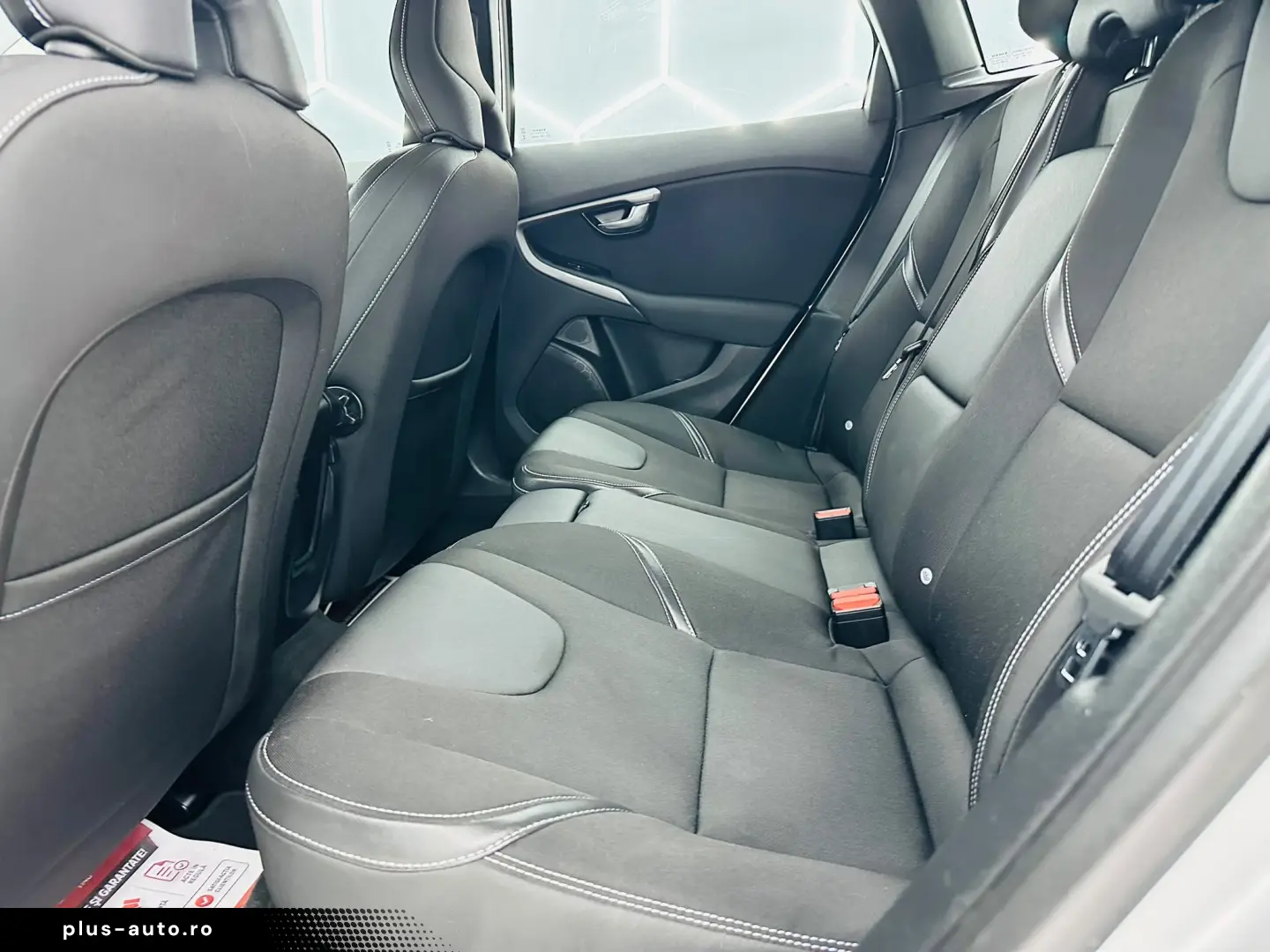 VOLVO V40 2019 2.0D E6 Garantie 12 Luni Rate Avans 0 Doar Cu