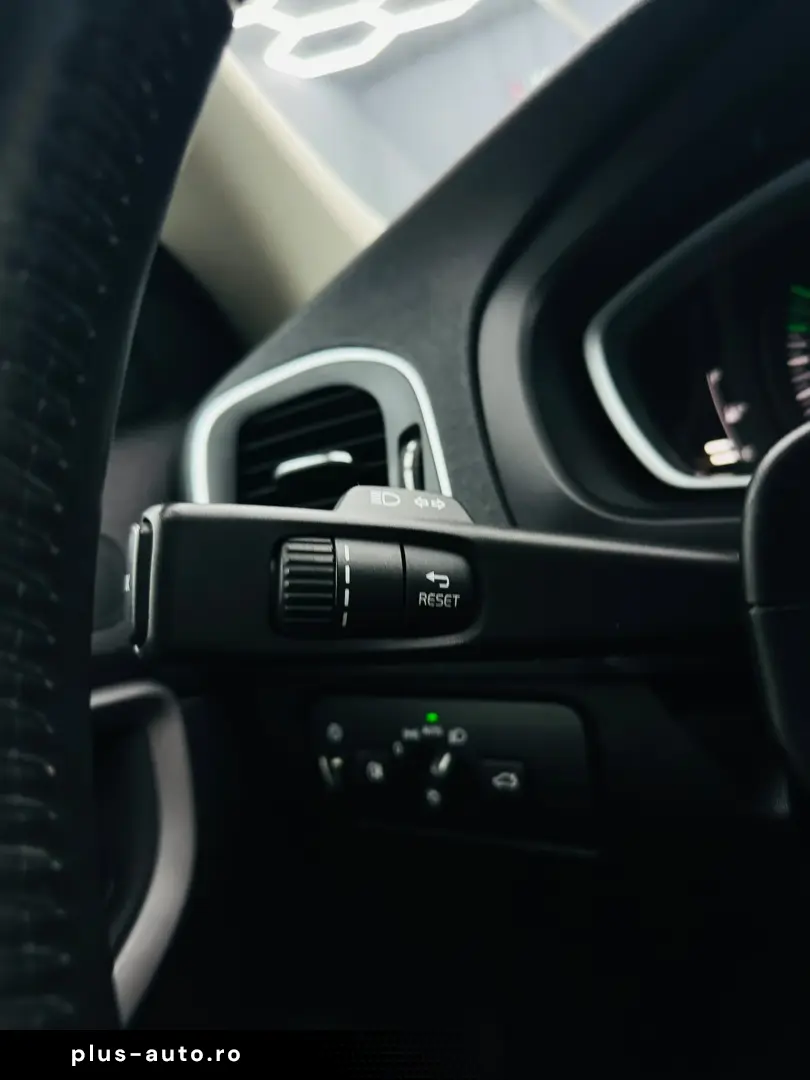 VOLVO V40 2019 2.0D E6 Garantie 12 Luni Rate Avans 0 Doar Cu