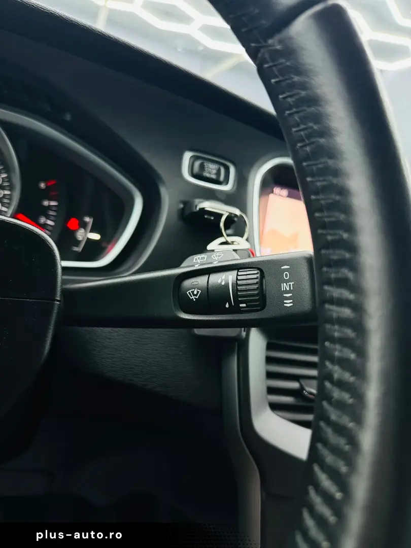 VOLVO V40 2019 2.0D E6 Garantie 12 Luni Rate Avans 0 Doar Cu