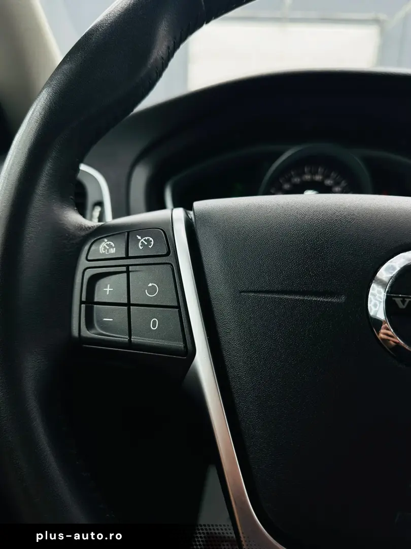 VOLVO V40 2019 2.0D E6 Garantie 12 Luni Rate Avans 0 Doar Cu