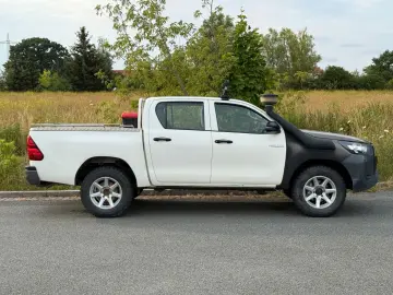 TOYOTA Hilux Double Cab Comfort 4x4 1.Hand Leder Klima