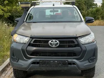 TOYOTA Hilux Double Cab Comfort 4x4 1.Hand Leder Klima