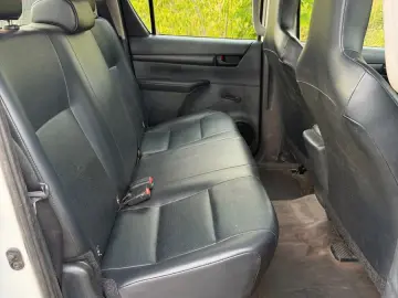 TOYOTA Hilux Double Cab Comfort 4x4 1.Hand Leder Klima