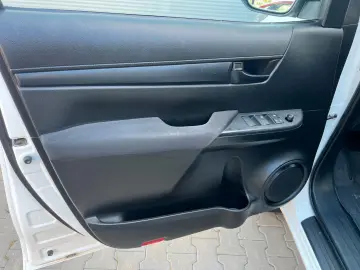 TOYOTA Hilux Double Cab Comfort 4x4