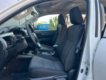 TOYOTA Hilux Double Cab Comfort 4x4