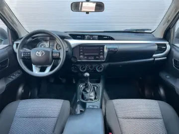 TOYOTA Hilux Double Cab Comfort 4x4