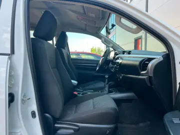 TOYOTA Hilux Double Cab Comfort 4x4