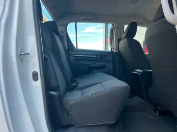 TOYOTA Hilux Double Cab Comfort 4x4