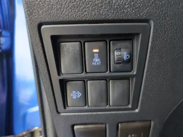 TOYOTA  DC 2.4 D-4D 4x4  MwSt. AHK Kamera DAB