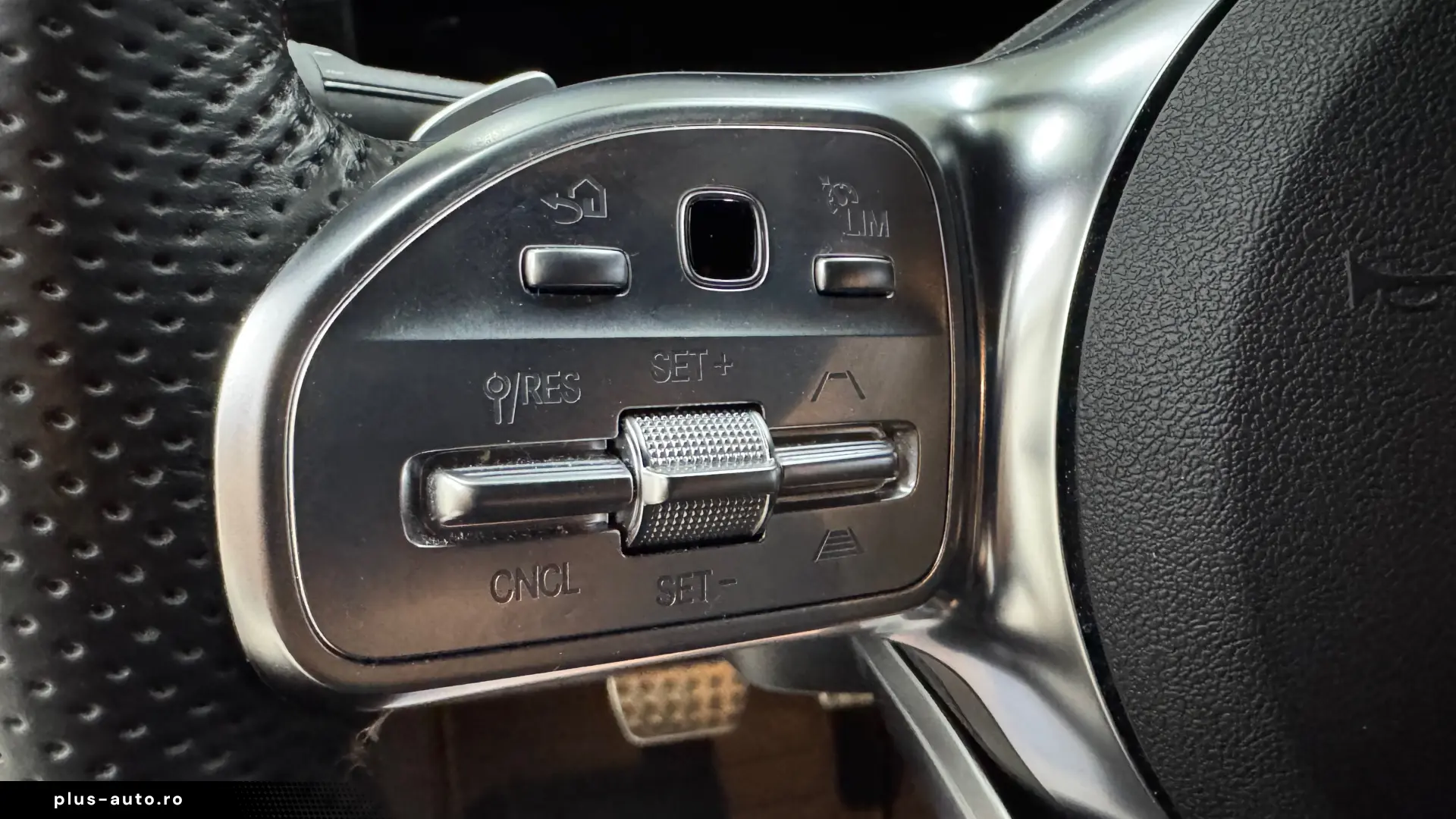 MERCEDES CLA 250e PLUG-IN HYBRID AMG LINE