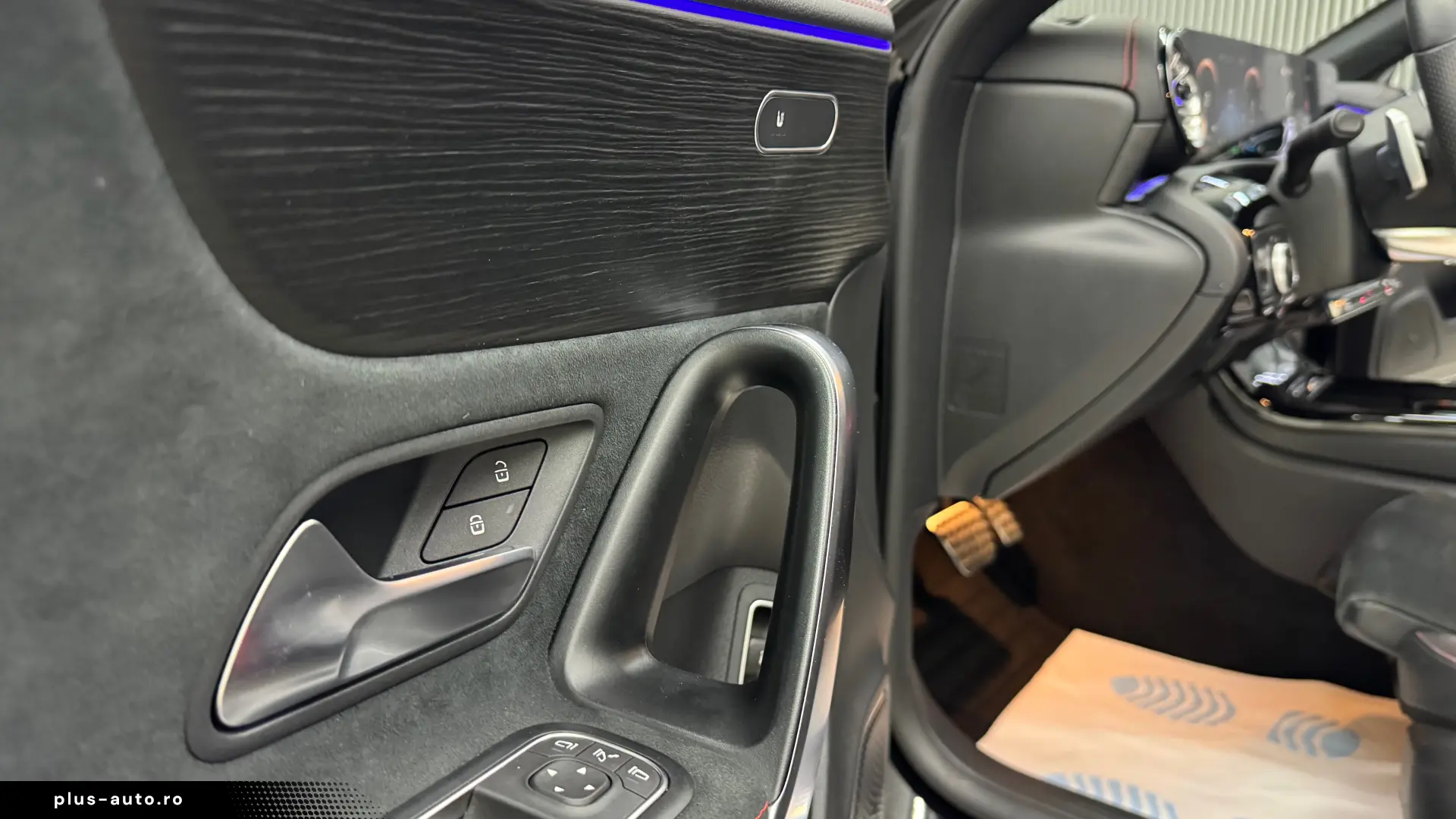 MERCEDES CLA 250e PLUG-IN HYBRID AMG LINE