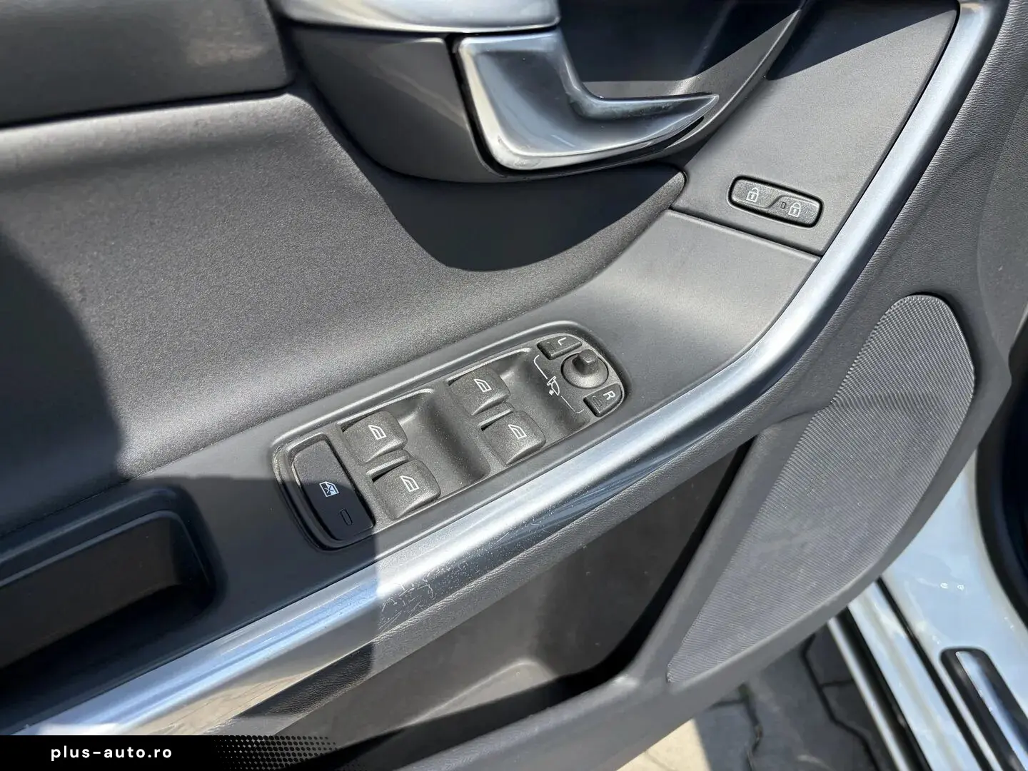 Volvo V60 2.0 At Momentum