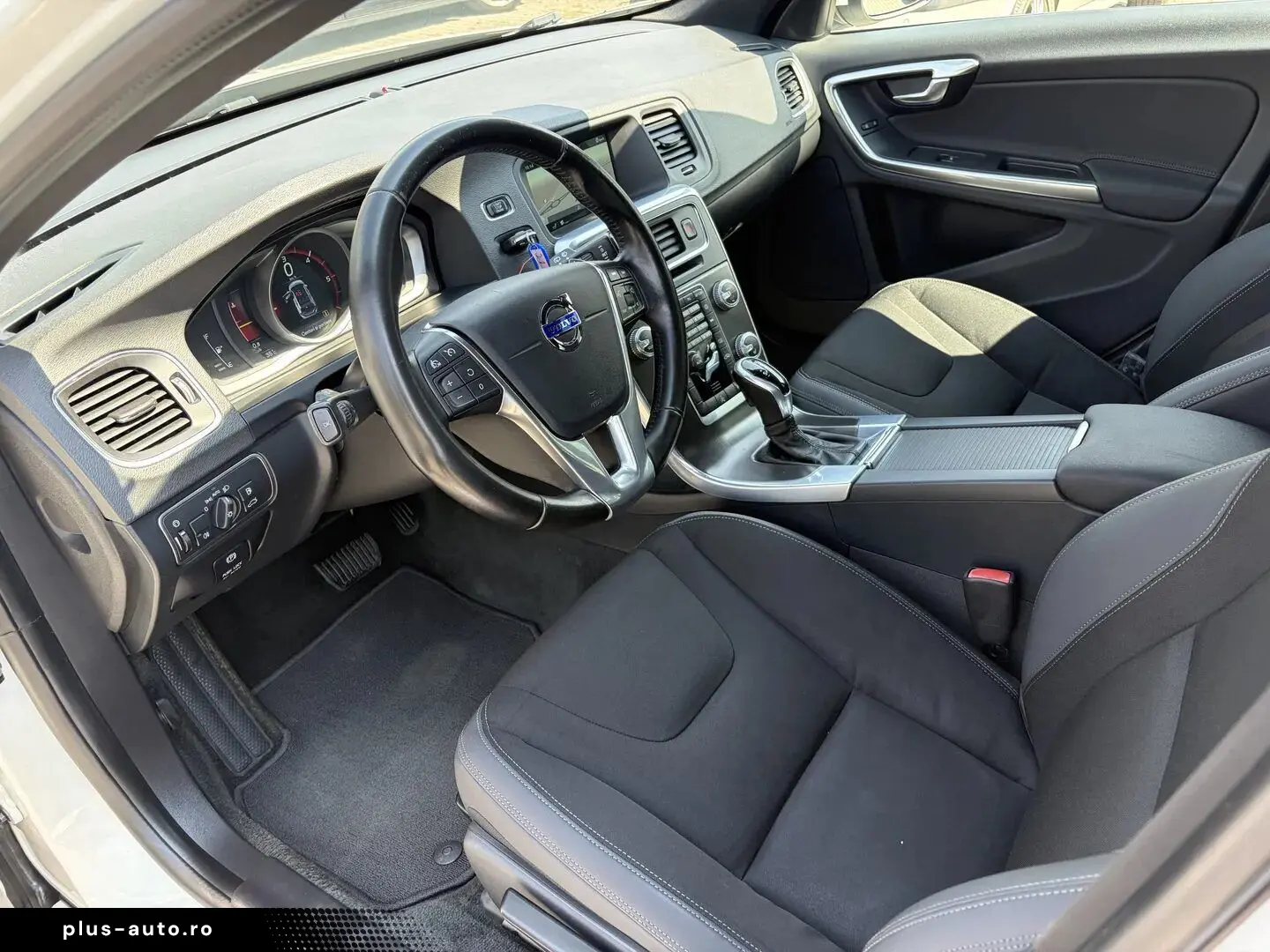Volvo V60 2.0 At Momentum