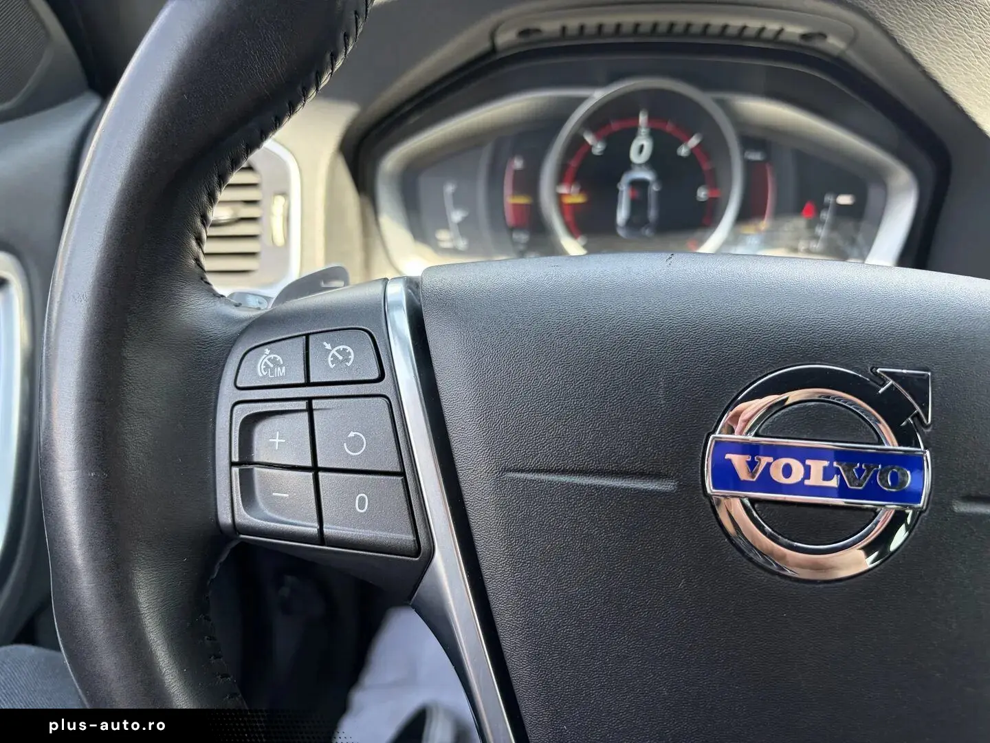 Volvo V60 2.0 At Momentum