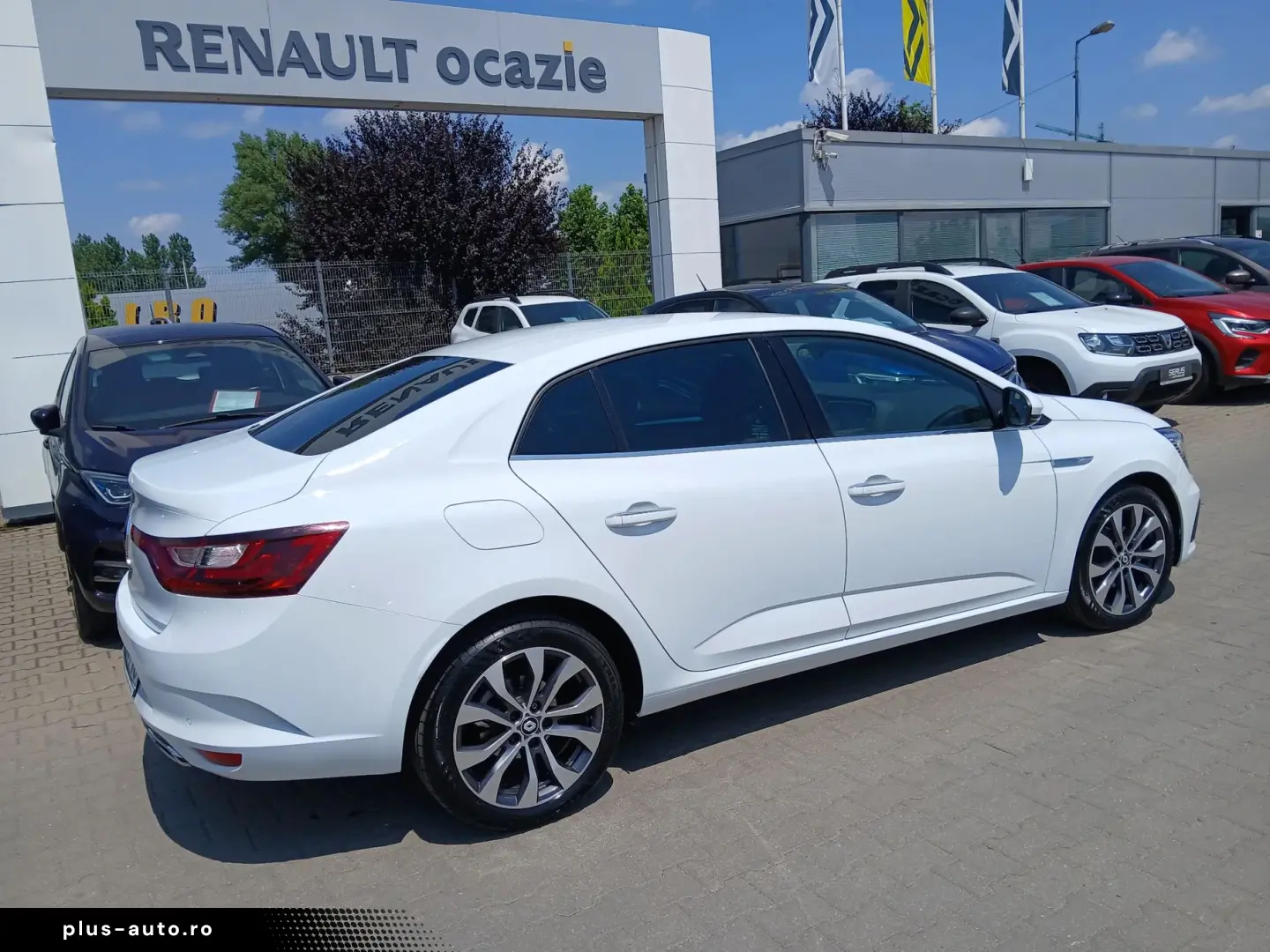 RENAULT Megane 2023 — imagine 2