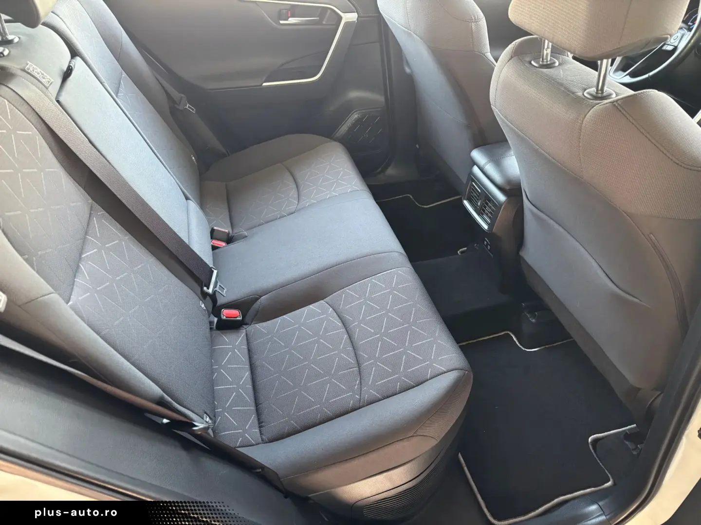 TOYOTA RAV4 2020 — imagine 33