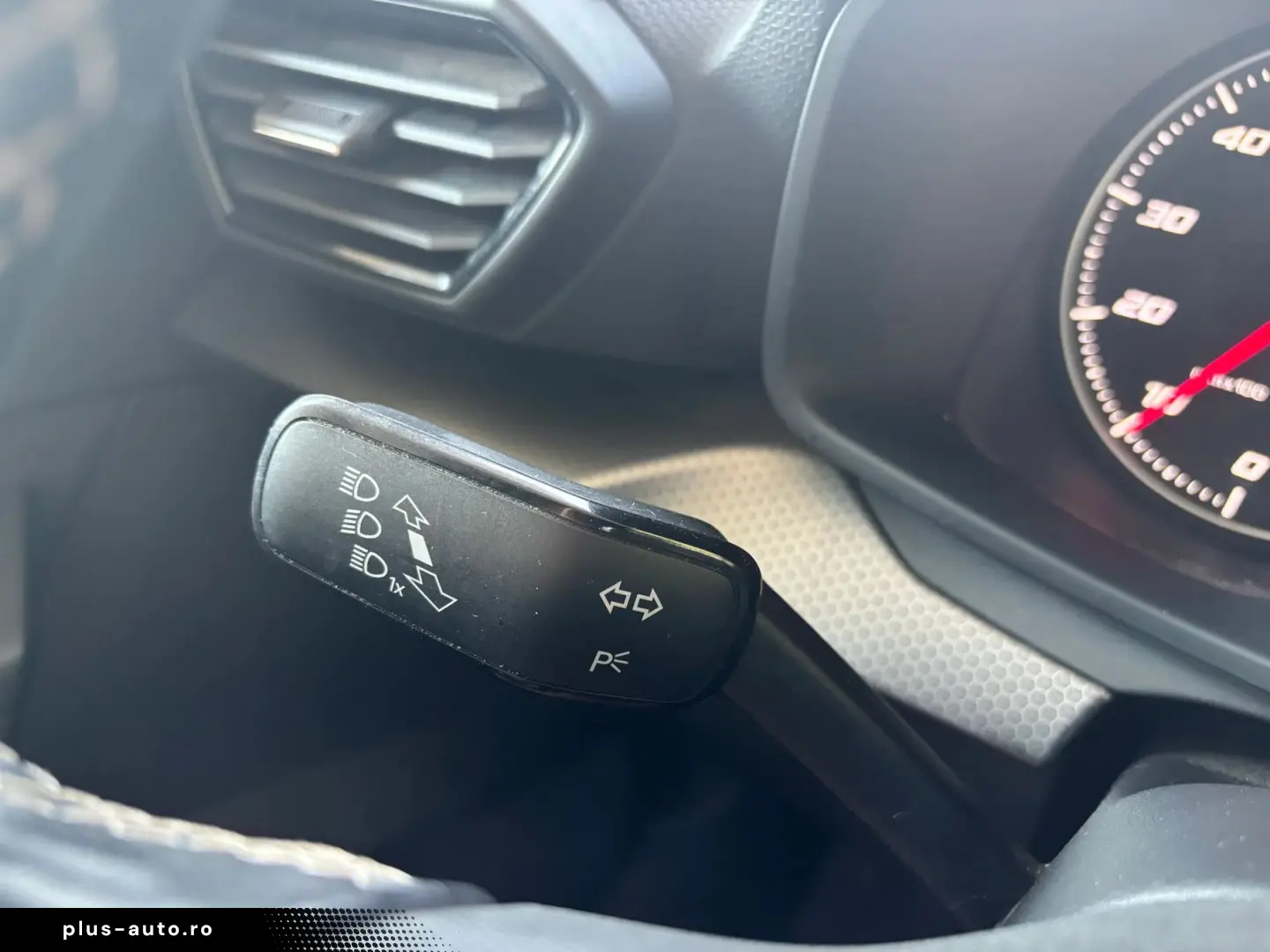 SEAT Leon 2021 — imagine 9