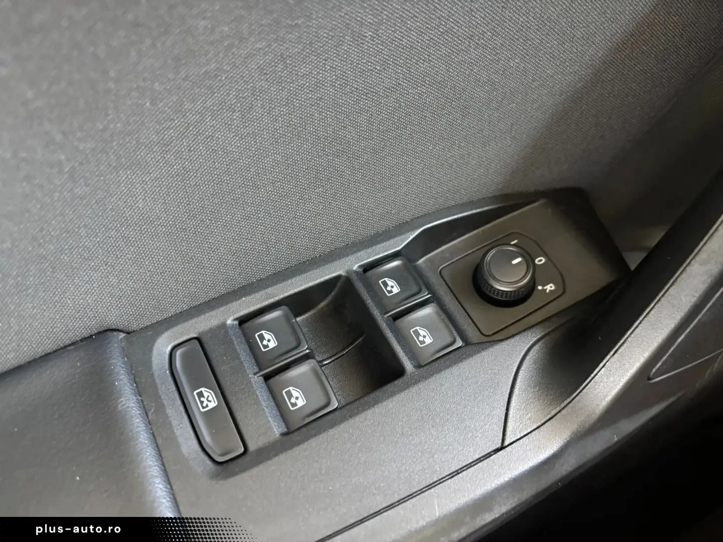 SEAT Leon 2021 — imagine 14