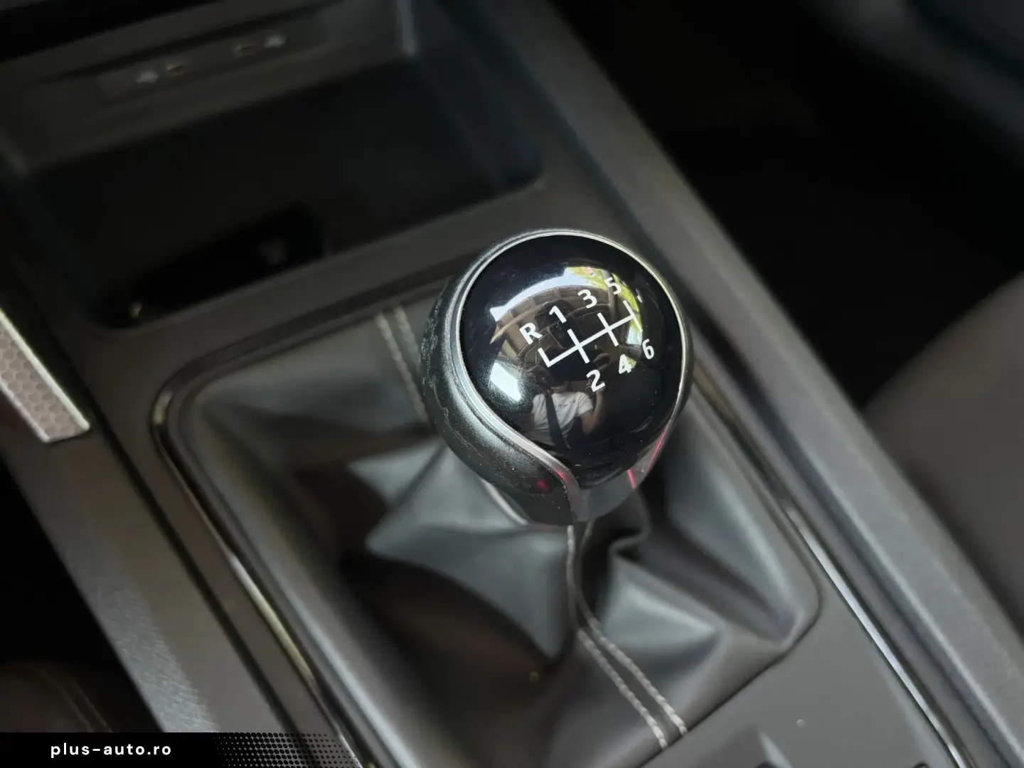 SEAT Leon 2021 — imagine 16