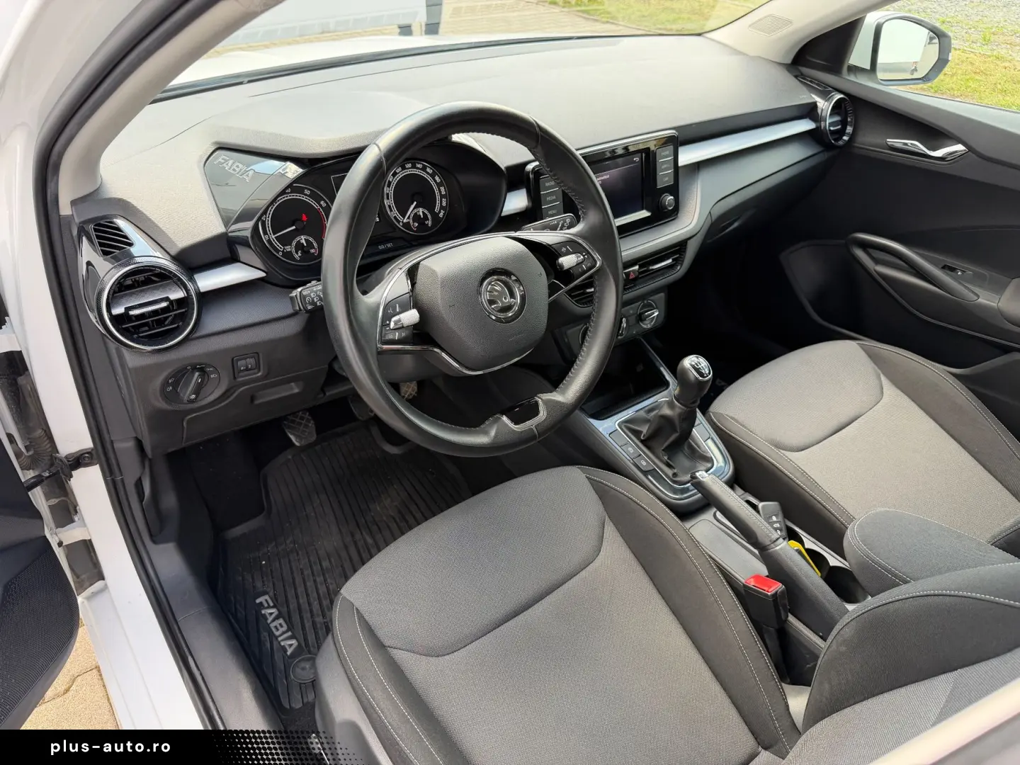 SKODA Fabia 2023 — imagine 17