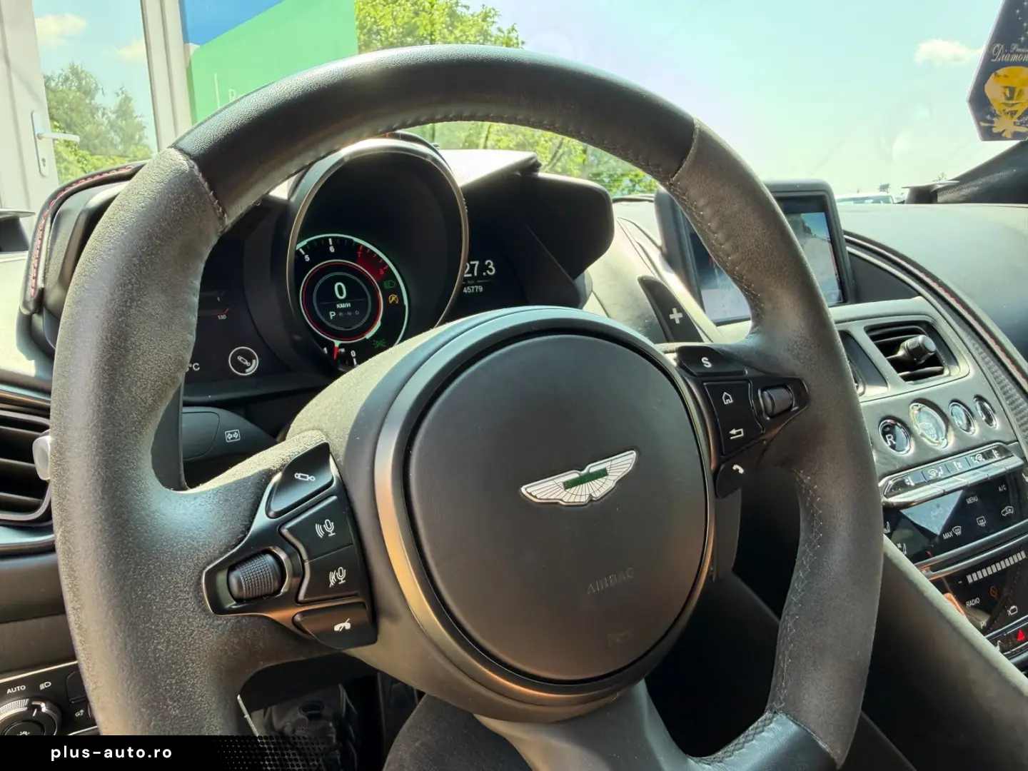 Aston Martin DBS Superleggera