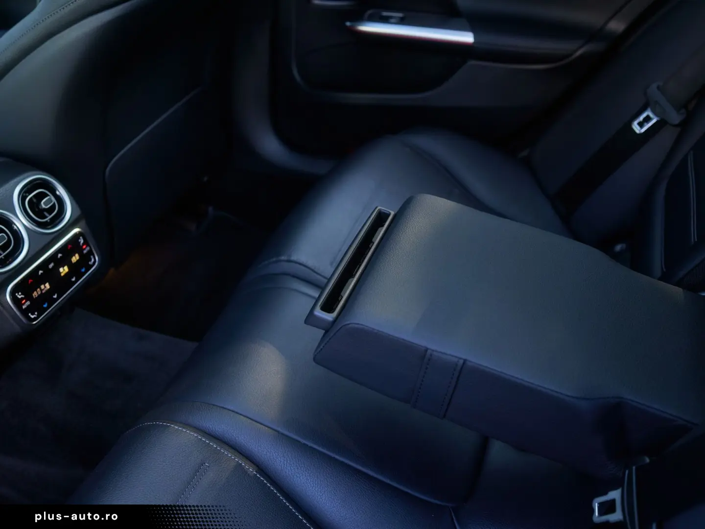 MERCEDES-BENZ C-Class 2022 — imagine 33